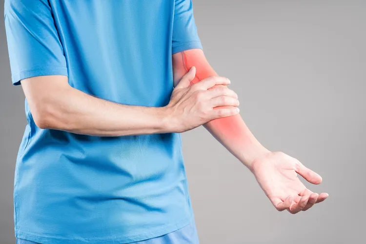 ilustratie cu o persoana care sufera de hemofilie