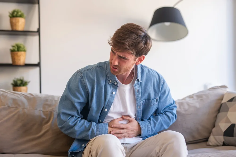 persoana care sufera de tulburari digestive acute